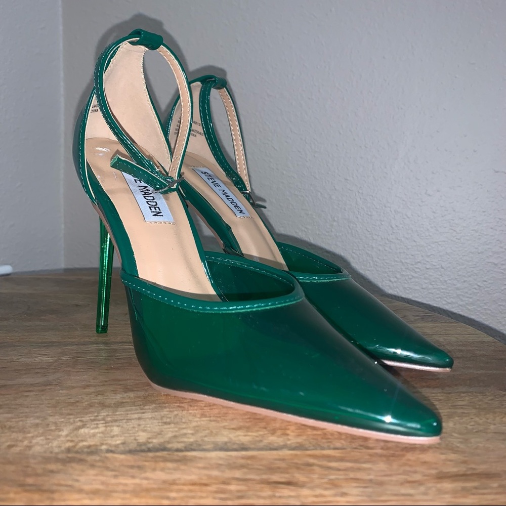 STEVE MADDEN LUCITE STILETTOS